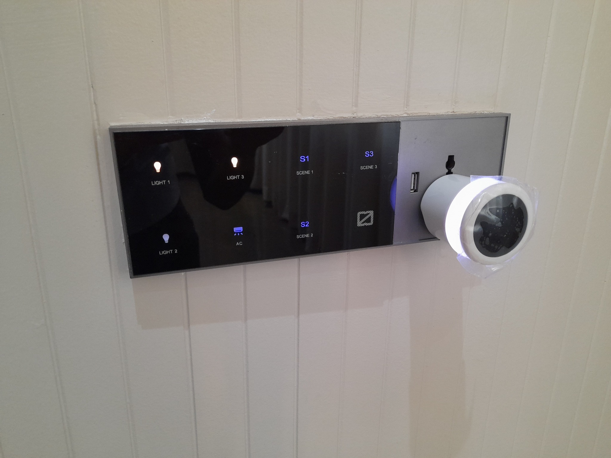 Smart lighting control panel